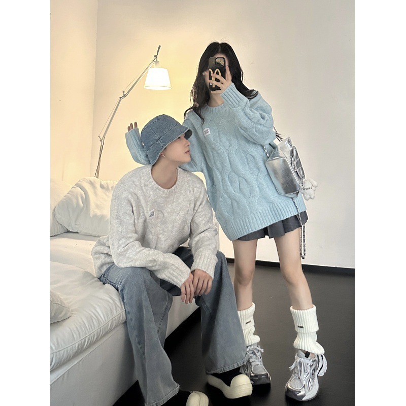 2024 가을과 겨울 대학 바람 트위스트 2 색 스웨터 게으른 바람 풀오버 커플 착용 남성과 여성