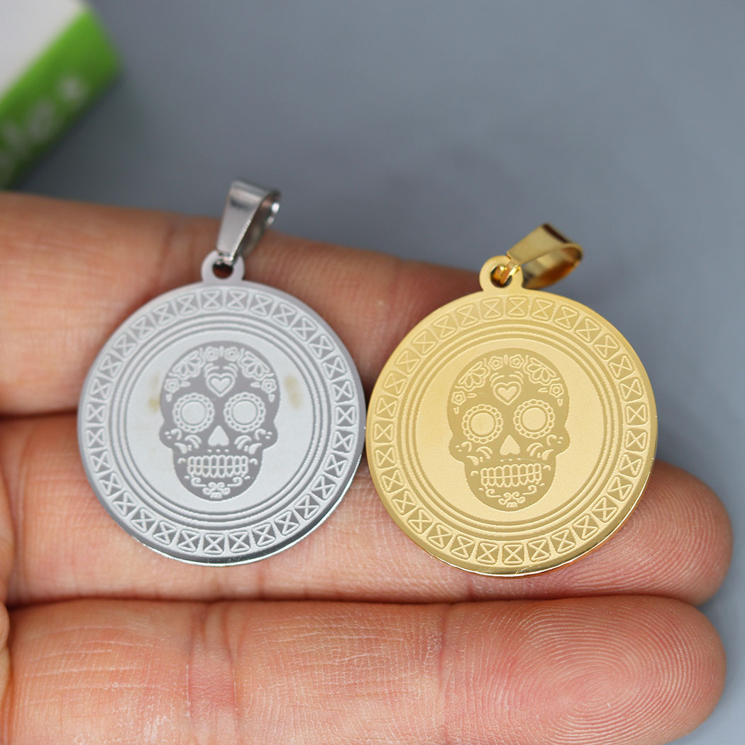 Fashionable sophisticated silver coin stainless steel