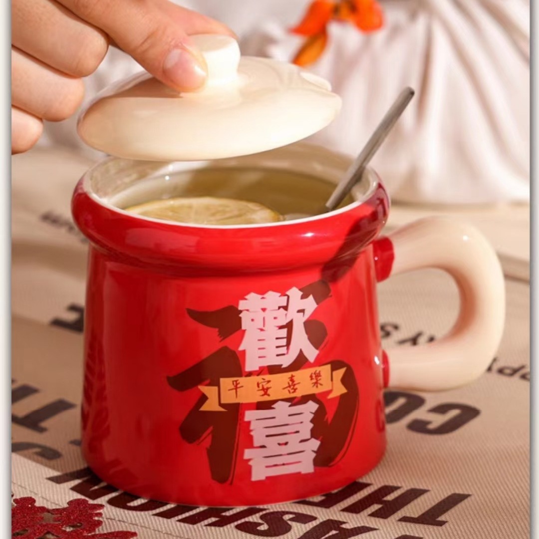 Pareja DE BODA Xi carácter Taza de cerámica boda regalo personalizado taza de agua con tapa cuchara caja de regalo par de tazas