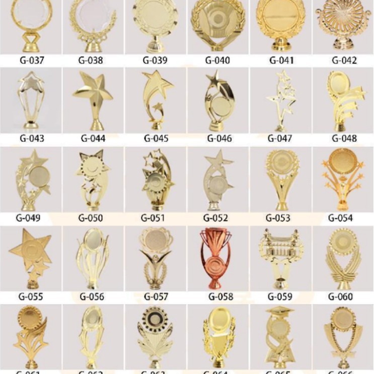 Fábrica hecha de metal trofeo personalizado flor marca muñeca accesorios plástico metal trofeo resina accesorios fábrica al por mayor