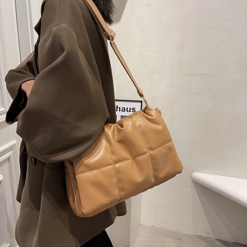 Women's Bag Large Capacity Cotton Clothes Bag Women's 2024 Texture New Style Fashion Retro Diamond Embroidery Thread Single Shoulder Messenger Bag