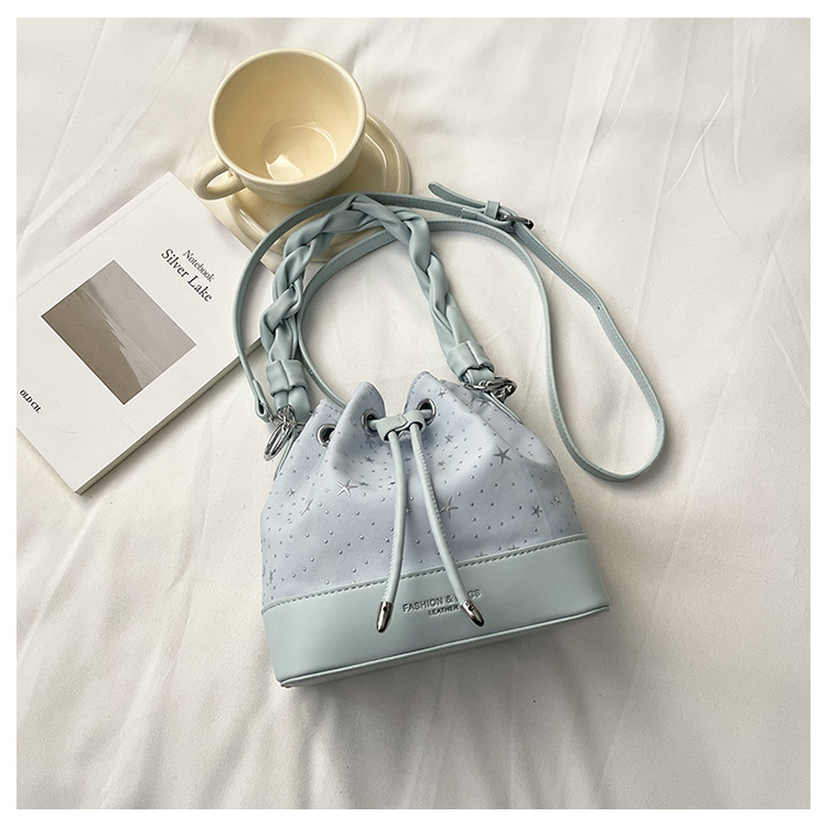 Bolsa de balde de estilo coreano, bolso de hombro para mujeres, bolso de mano de alto nivel, nueva moda extranjera, bolso de correa de transporte a cuadros.