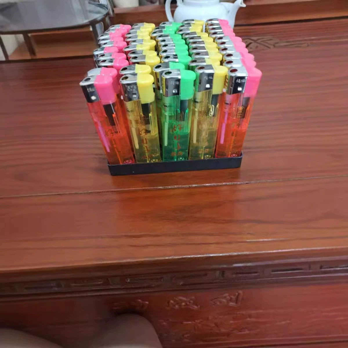 Оптовая продажа одноразовых зажигалок Hengtu Smoking Set Fu Brand 606, горячий товар, Гуанси, Фуцзянь, Юньнань, Гуйчжоу