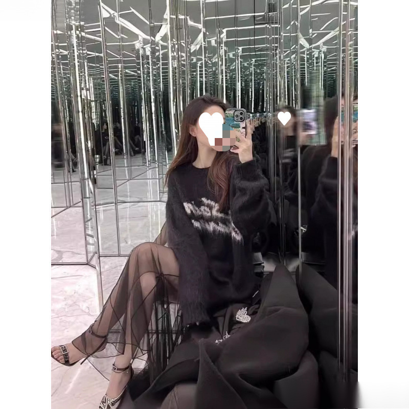 Winter New Style Signature Letters Loose Soft Waxy Mohair Black Knitwear Lazy Style Knitwear Tops for Men and Women