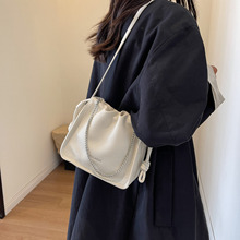 2025�����¿��߹��������μ�б��Ů�����к��s���ڳ��K��ˮͰ��