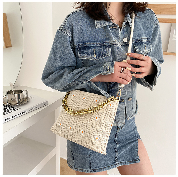 Vintage Straw Fashionable  Trendy Small Daisy Shoulder Handbag 23.5*18.5*8.5cm display picture 5