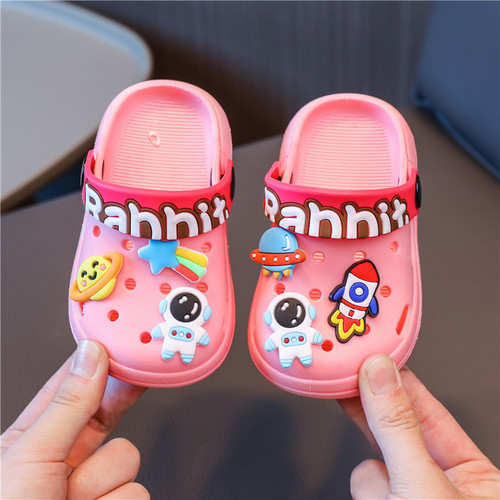 Children's slippers men's summer Baotou soft sole non-slip home indoor sandals girls and children's summer cute hole shoes