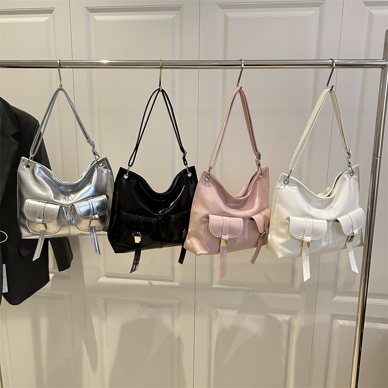 Bolsos múltiples transfronterizos, trabajo de ocio, viaje, 2025, lujo ligero, sensación de alta gama, ocio de gran capacidad, bolso de axila de un solo hombro, mujer