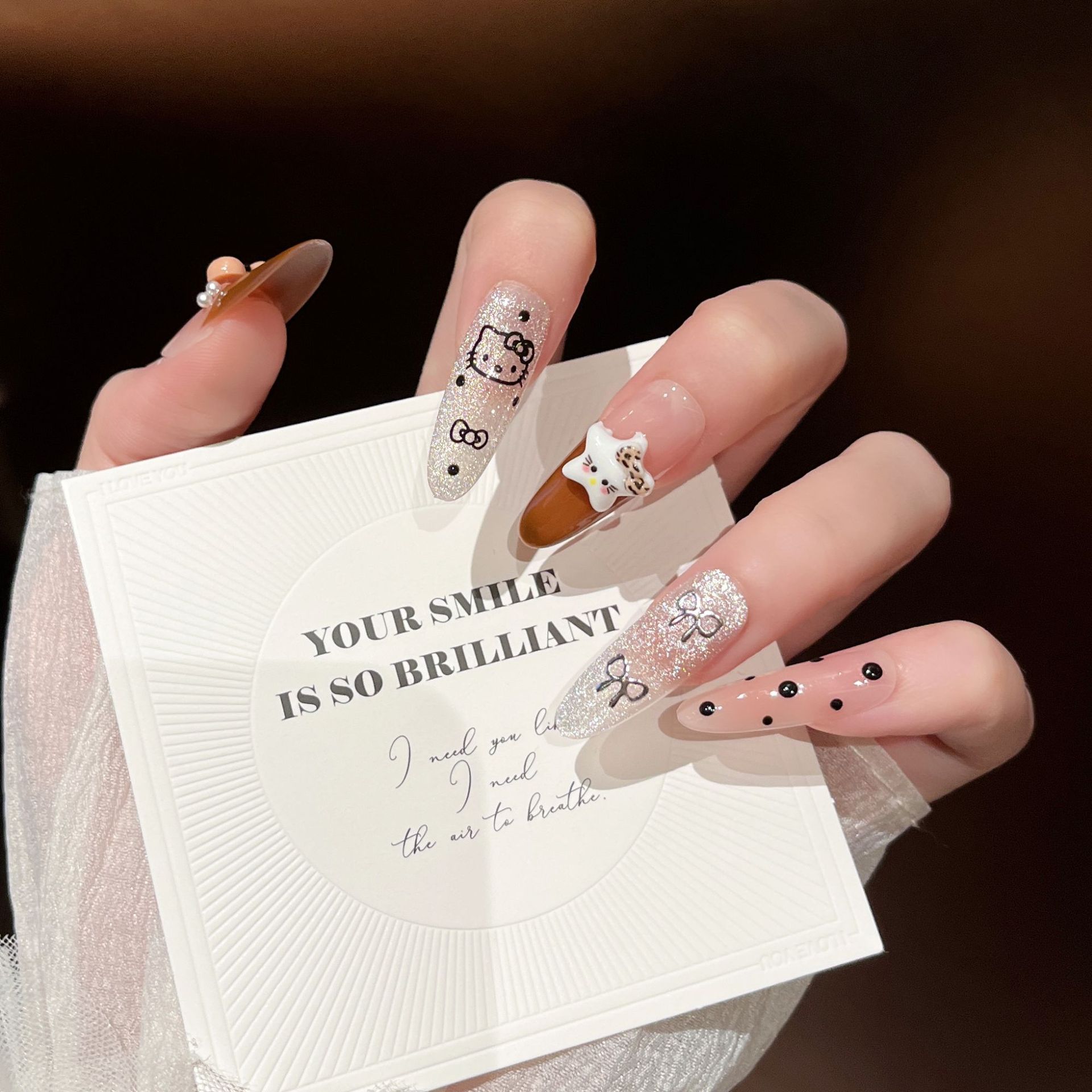 Uña hecha a mano KT gato lindo dibujos animados de uñas mediano y largo desgaste de uñas falsas desgaste de uñas al por mayor