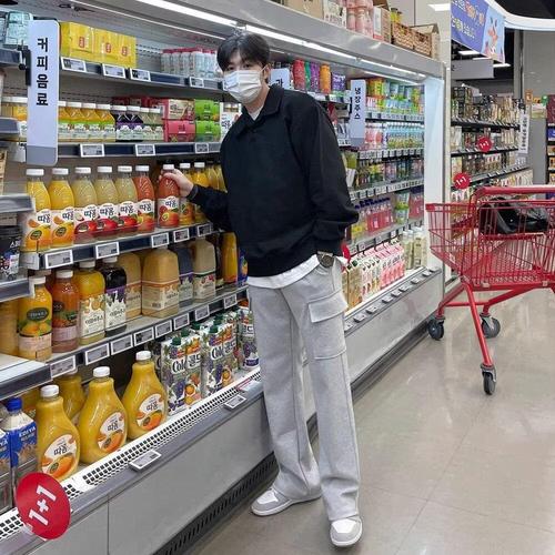 Loose-fitting casual pants for men, Korean-style trendy versatile pants—summer collection, lightweight, flowy design with drop-crotch and floor-length wide legs.