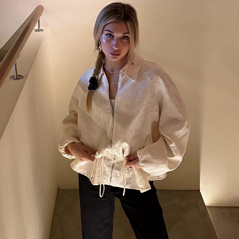 European and American cross-border women's jacket with a turn-down collar, subtle jacquard pattern, drawstring waist, puff sleeves, zipper, loose fit, and gentle French style European and American cross-border women's jacket with a turn-down collar, subtle jacquard pattern, drawstring waist, puff sleeves, zipper, loose fit, and gentle French style