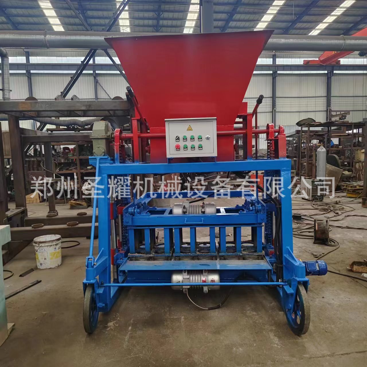 空心砌块成型机大小型移动免烧砖机行走式液压水泥制砖机移动砖机