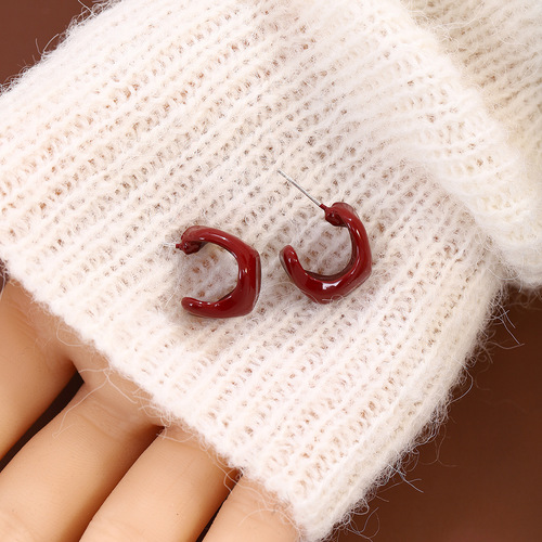 Silver Needle Autumn and Winter Small Ancora Red C-Shaped Curved Earrings Light Luxury Simple High-end Cute Sweet Earrings for Women