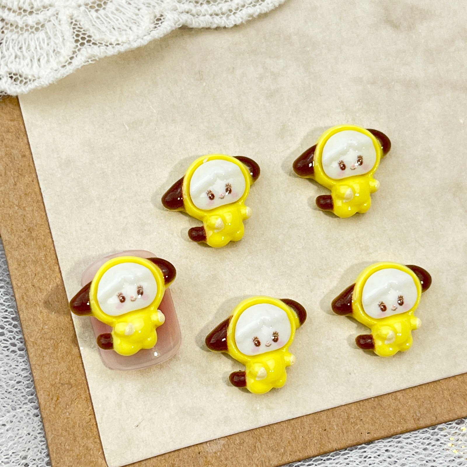 #11 단색 노란색 옷