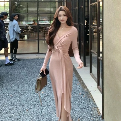 French-style V-neck knot design, elegant and figure-flattering base bodycon skirt with tie-up details, featuring an irregular hemline, long sleeves, and a delicately cinched waist—perfect for a soft, feminine look.