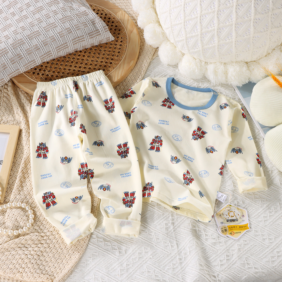 Lycra boneless cartoon armored god of war