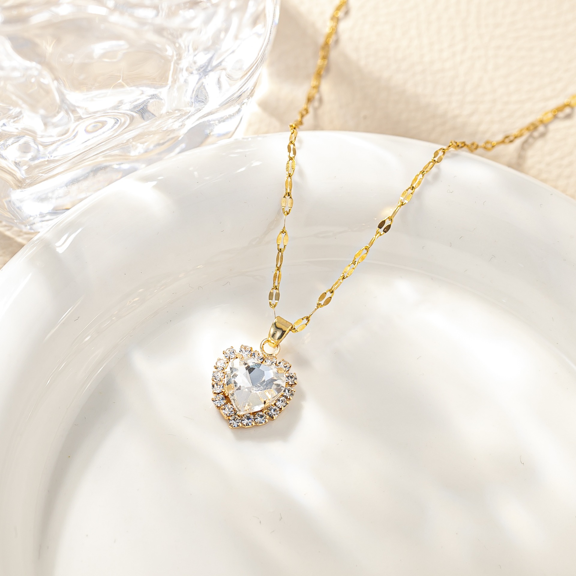 6g Weight Titanium Steel Pendant Material Zircon Inlay Material Pendant Necklace Classification Titanium Steel Chain Material 1 Piece Quantity Casual Occasion Titanium Steel Material Heart Shape Pattern Women's Gender Plating Design Simple Style Style Titanium Steel Simple Style Plating Heart Shape Zircon Pendant Necklace 6