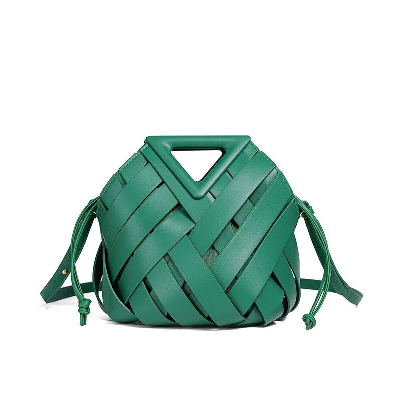 Cross-Border Large-Capacity Bv New Vegetable Basket Triangle Magnetic Buckle Hand-Woven Cut Out Women's Bag Satchel Cross-Body Bag