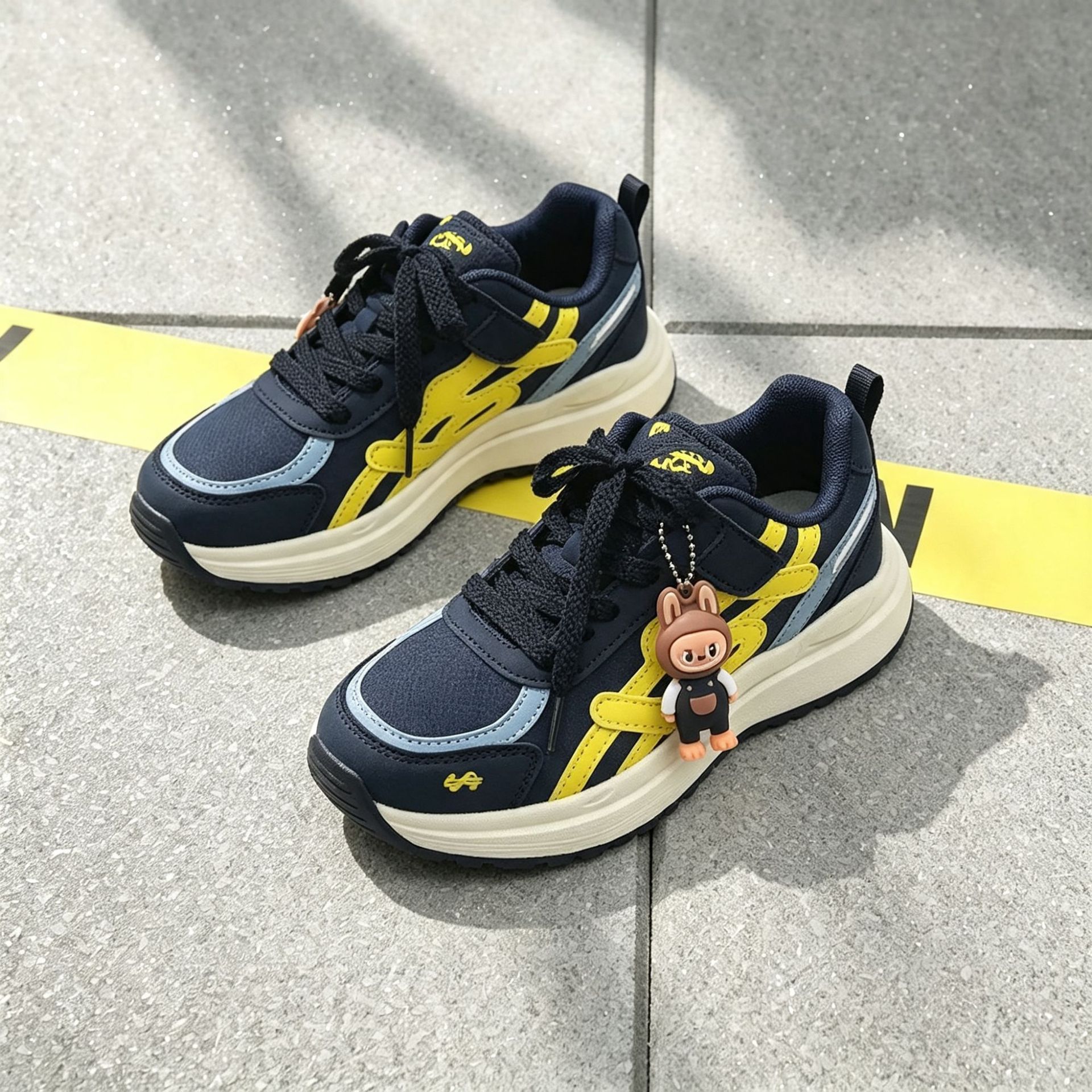 Zapatos al aire libre impermeables de cuero nuevos zapatos de corrida de otoño zapatos de niños zapatos deportivos de niños zapatos de padres estudiantes