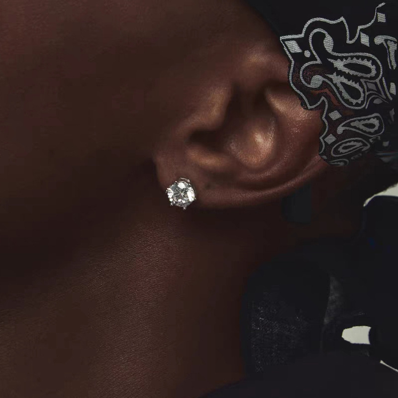 S925 plata esterlina seis-garra Stud pendientes simple europeo y americano hip hop circón Super Flash pendientes hombres y mujeres populares de alto grado pendientes