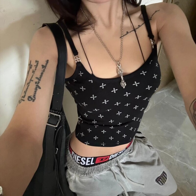 High-End Smfk Black Garden Sports Camisole with Cross Floral Print, Slim-Fit Short Tank Top, New Summer Style for Women High-End Smfk Black Garden Sports Camisole with Cross Floral Print, Slim-Fit Short Tank Top, New Summer Style for Women