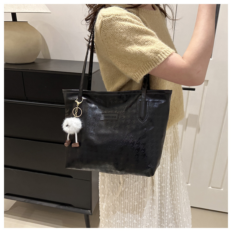 New simple and casual tote bag wholesale, cross-border shopping, commuting, armpit bag, large capacity, trendy and fashionable shoulder bag undefined