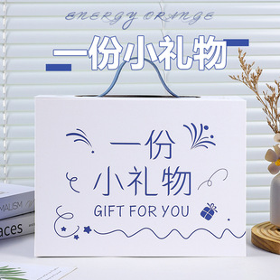520һ��С�Y�ﾫ�¶Y�з��w������Ů�������հ��ֶY���b�пպ�