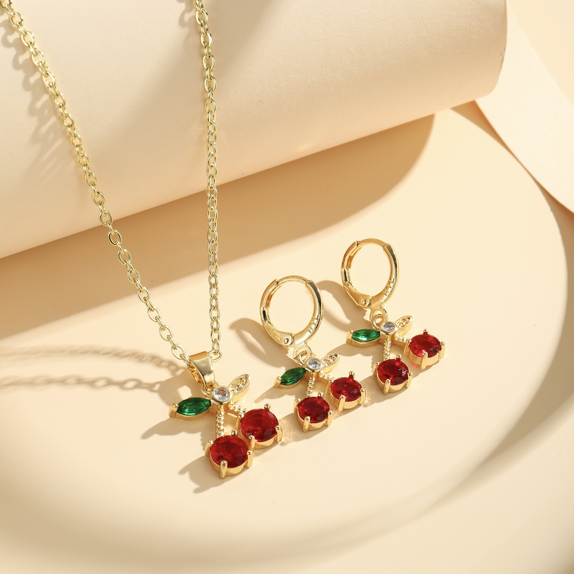 Comercio exterior transfronterizo estilo bohemio moda collar de cereza roja pendientes joyería conjunto de joyería de cobre chapado en oro para mujeres image 5