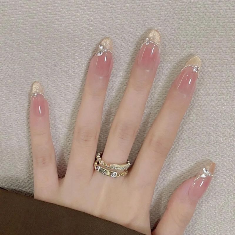 Magic Girl Link Flash Diamond French Cat Eye Manicure Wearable Nail Short Oval Flash French Handmade Nail Art Sticker Magic Girl Link Flash Diamond French Cat Eye Manicure Wearable Nail Short Oval Flash French Handmade Nail Art Sticker