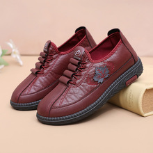 老北京布鞋女鞋新款正品防滑软底妈妈鞋中老年人一脚蹬秋季单鞋子