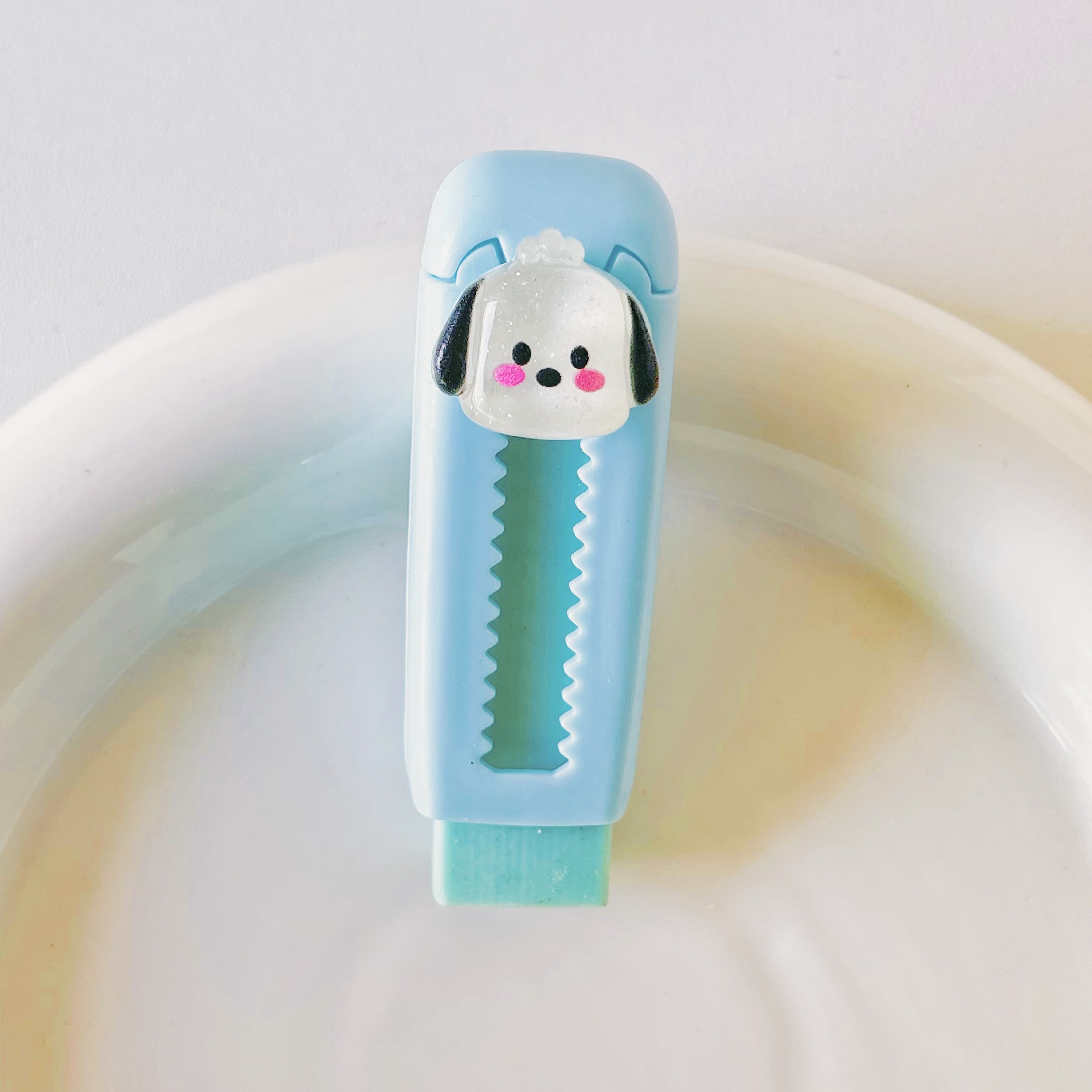 9 # 검은 귀 개 (호스타 그린)