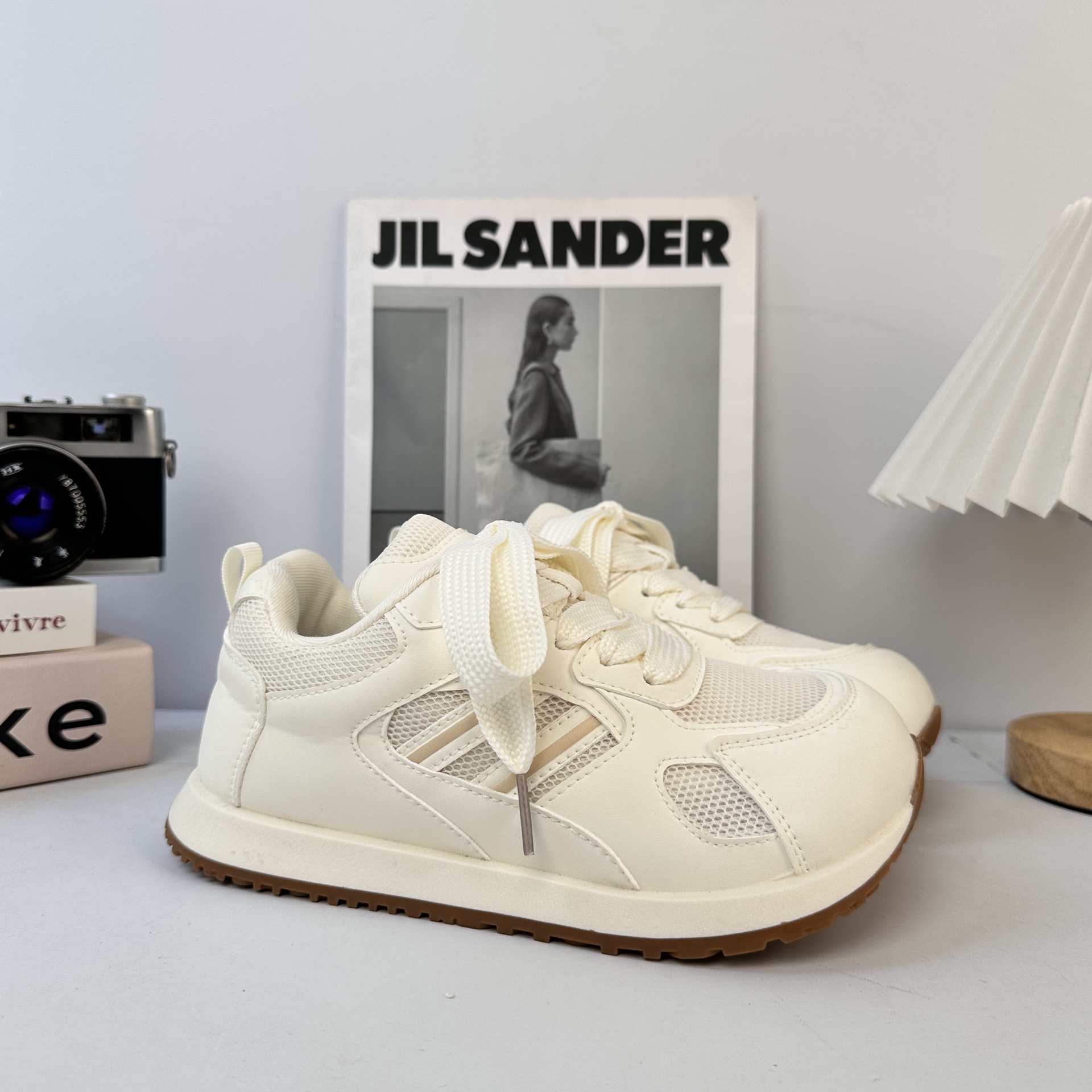 YuanWa simple y versátil zapatos blancos para mujeres 2025 nuevos zapatos casuales de estudiantes zapatos deportivos chic versátiles