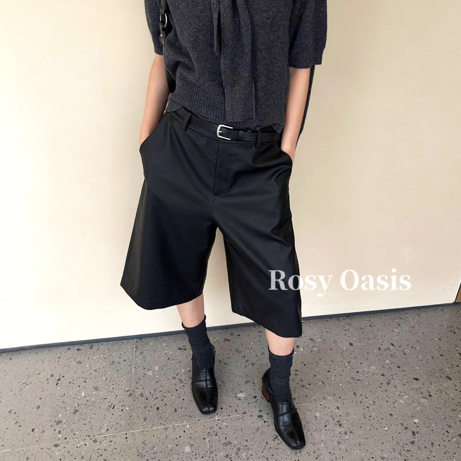 2025秋季新款皮短裤一韩式简约休闲裤宽松显瘦直筒五分裤女E6212