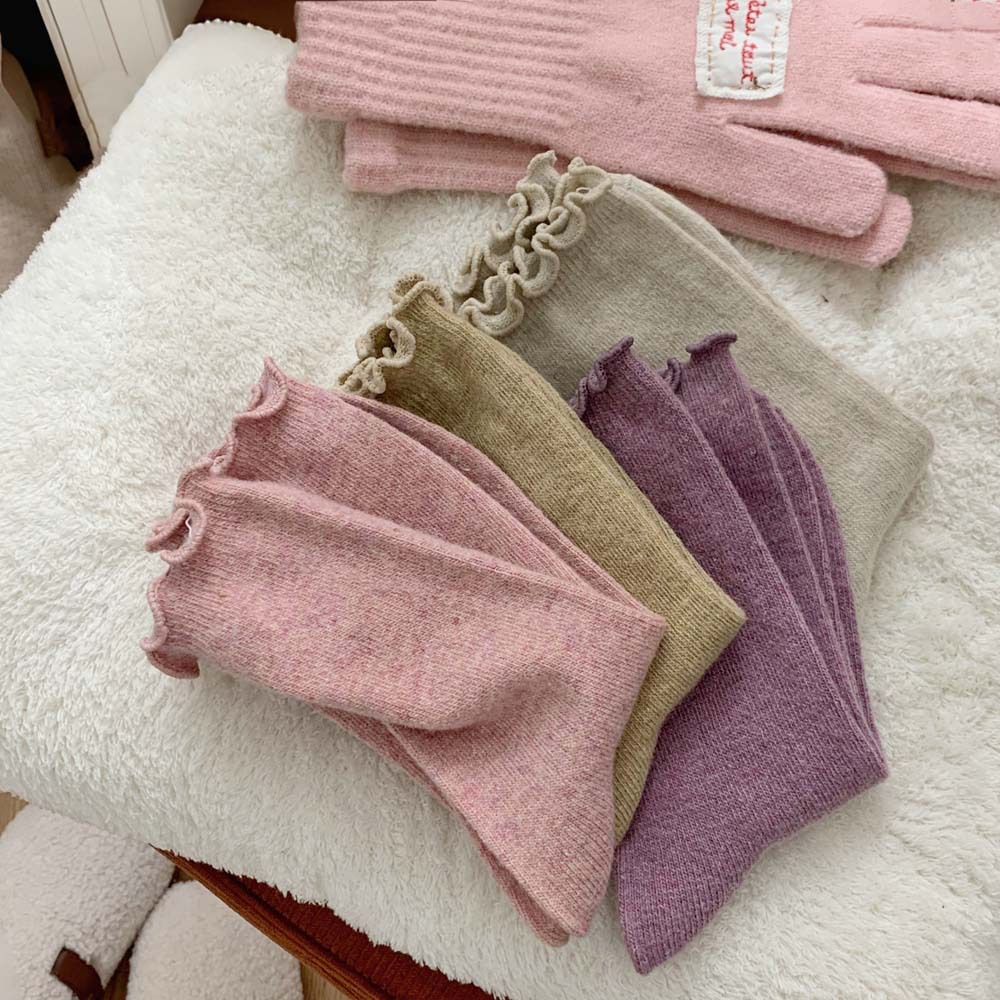 Women's Japanese Style Solid Color Wool Crew Socks A Pair display picture 14
