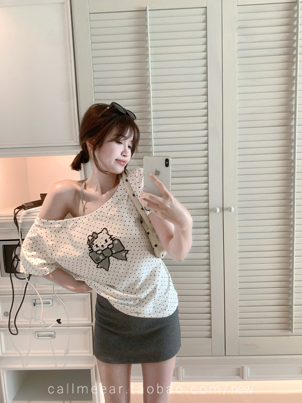 上質コットン【ミルクニャーボボ】オフショルダー水玉半袖Tシャツ レディース 夏 キティ刺繍トップス|undefined