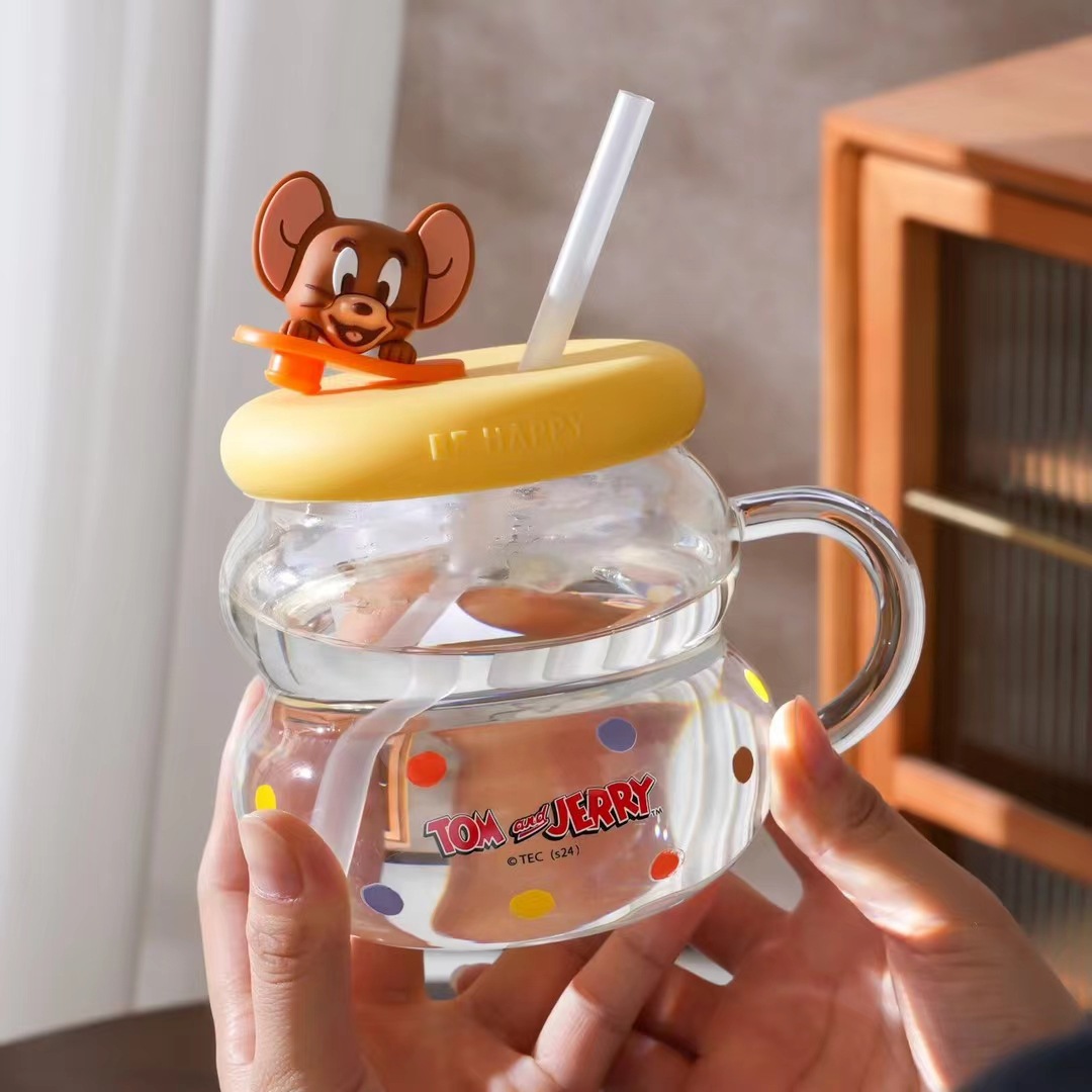 Gato y ratón tazas de vidrio de alto valor facial tazas de agua caseras con tazas de paja regalo de cumpleaños lindas tazas de agua potable dibujos animados