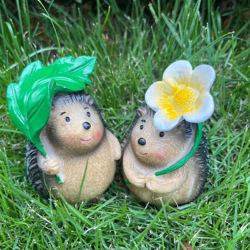 国境を越えた売れ筋の小さなハリネズミのカップル樹脂かわいいクリエイティブウィンドウ玄関レストラン装飾品中庭の庭の装飾|undefined
