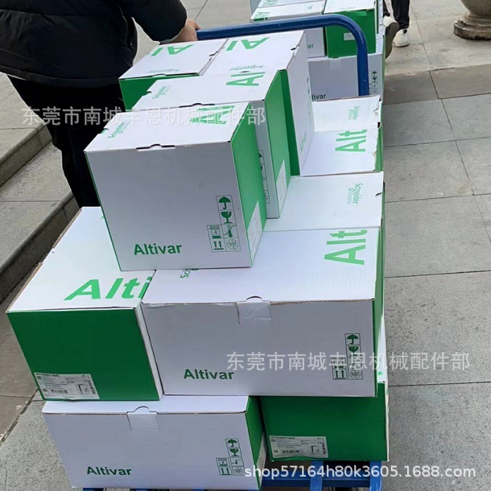 MT10N1   施耐德断路器实物拍摄现货质保咨询议价顺丰包邮