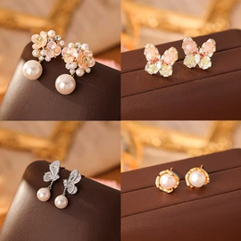 耳钉;项链;耳环