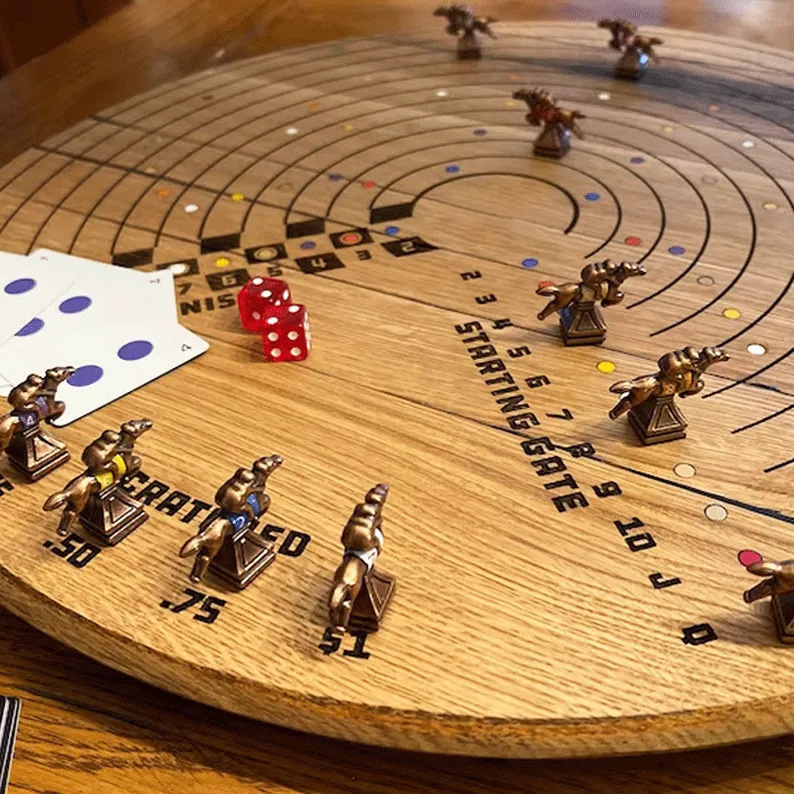 Scratched Horses Game made from a whiskey barel juego de mesa