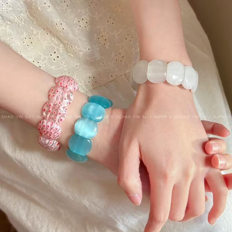 Summer Clear and Transparent Wide-Brimmed Beaded Bracelet for Women, Fresh and Fashionable Bracelet, Versatile, Unique, Beautiful, and Flattering for the Complexion Summer Clear and Transparent Wide-Brimmed Beaded Bracelet for Women, Fresh and Fashionable Bracelet, Versatile, Unique, Beautiful, and Flattering for the Complexion
