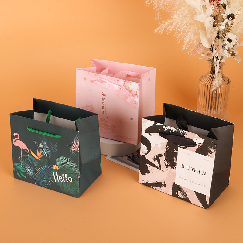 Jewelry bag stall display, mini gift bags, portable jewelry pouches, small kraft paper bags, tiny accessory bags—Instagram-style wholesale