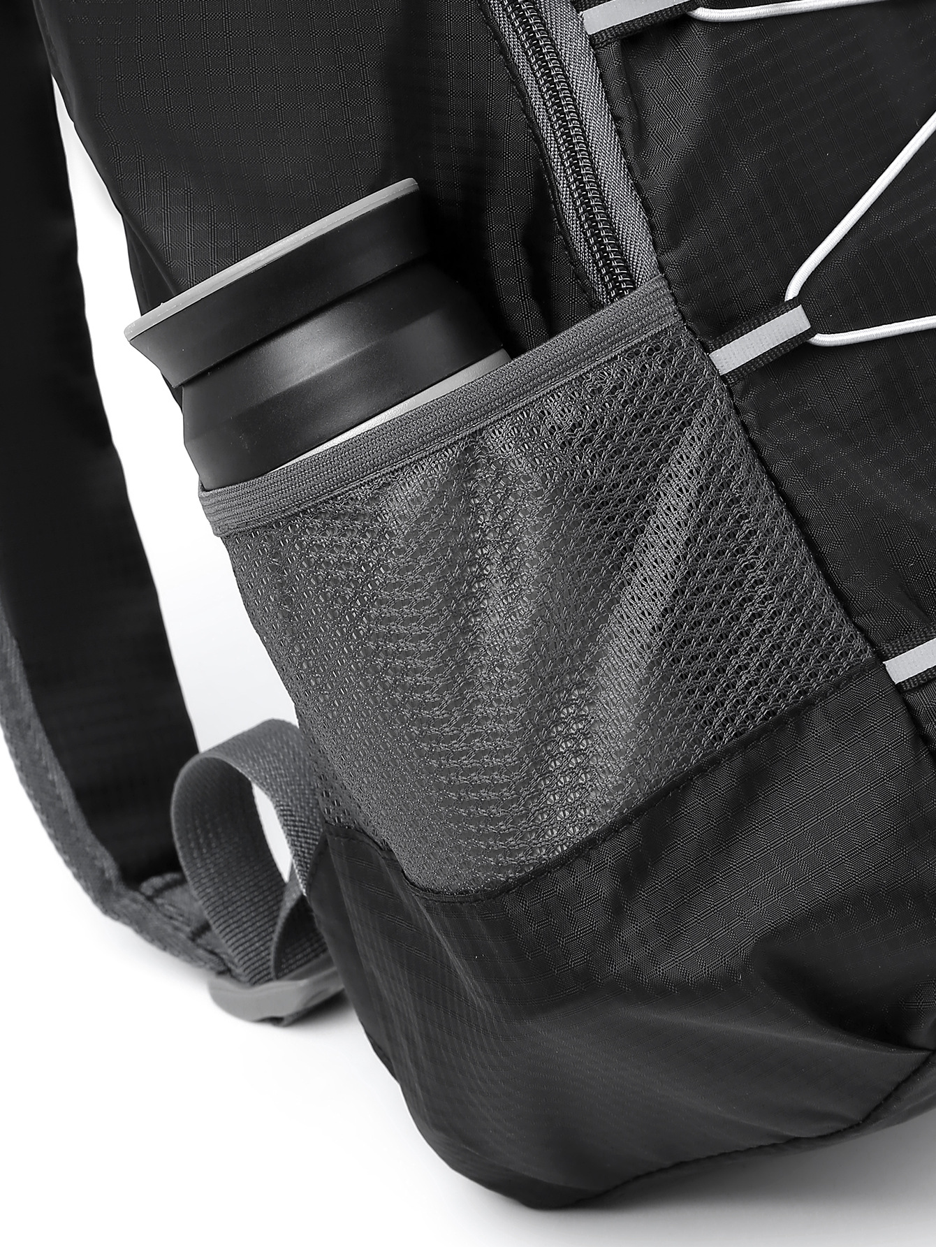 Mochila de Senderismo Plegable de Nylon Impermeable y Ultraligera para Deportes al Aire Libre image 4