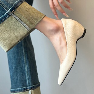 ͨ�ڃ����߆�ЬŮ���^һ�_���؎͹���Ь�װ�ɫ�����¿�ŮЬ2026��