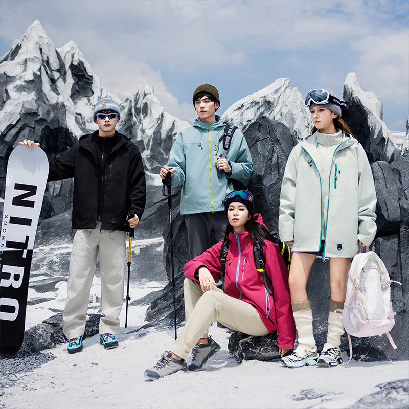Outdoor Sports Spring and Autumn Thin Jacket, Unisex, Versatile for Mountain Activities, City Orange Color, Hiking Jacket