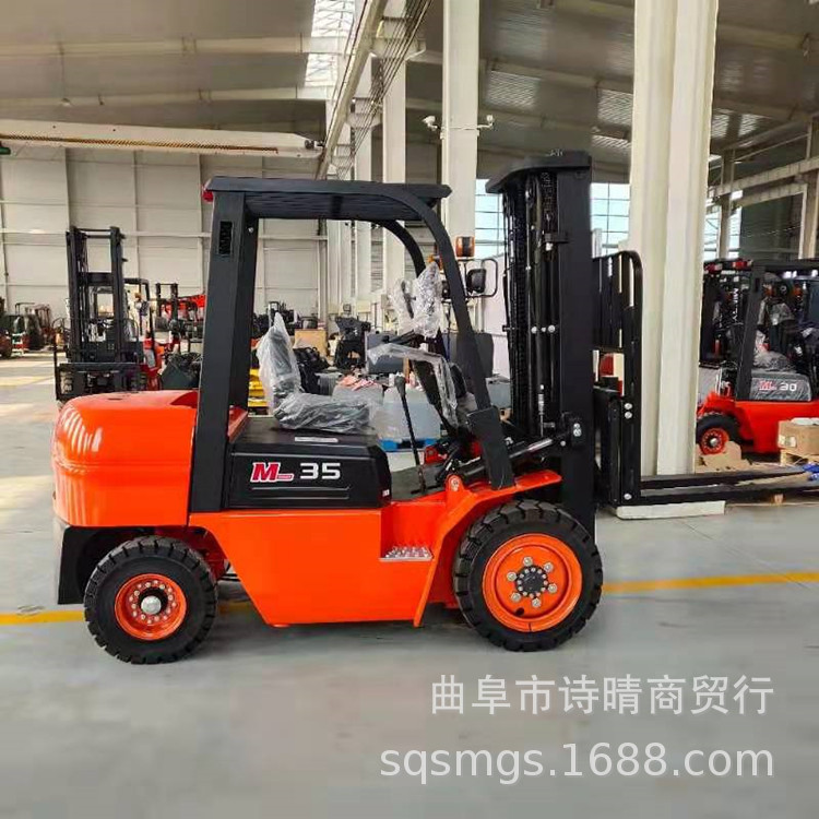 Car The four round Car Maneuvering diesel oil Forklift 3 Counterweight Forklift