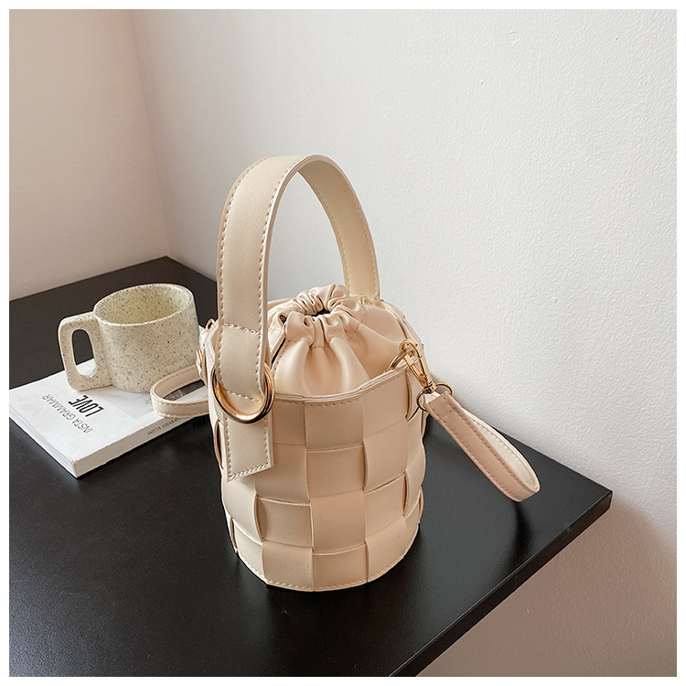 Women's Small Pu Leather Solid Color Vintage Style Classic Style String Bucket Bag display picture 9