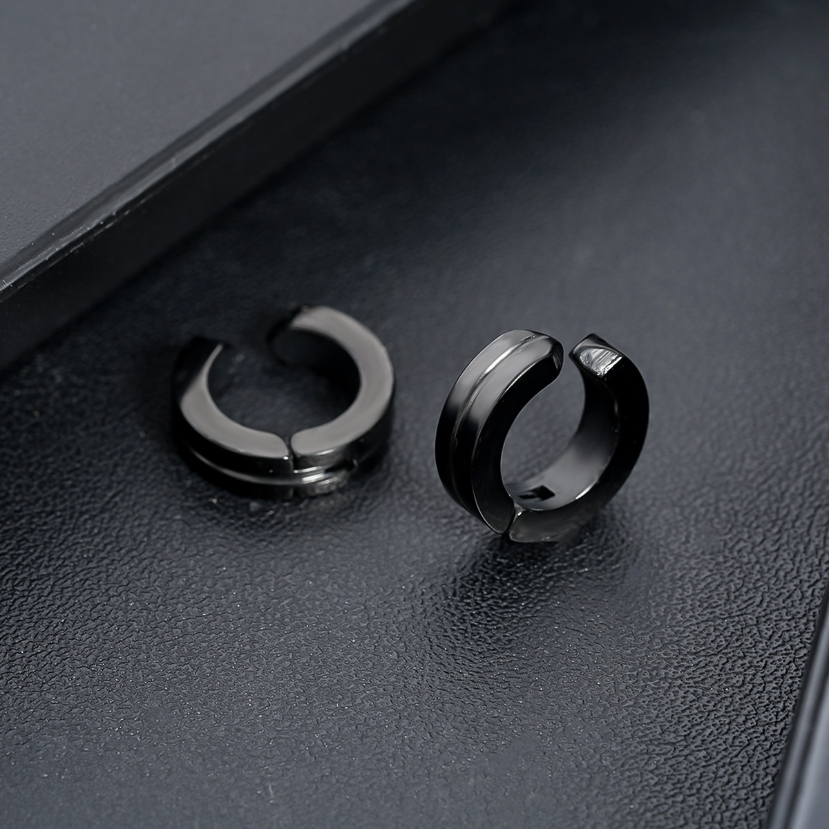 Cool Men’s Stud Earrings. Minimalist Street & Punk Style, Ideal For Casual, Party & Daily Wear. Made Of 316L Stainless Steel, Hypoallergenic, Nickel-_voghion.com