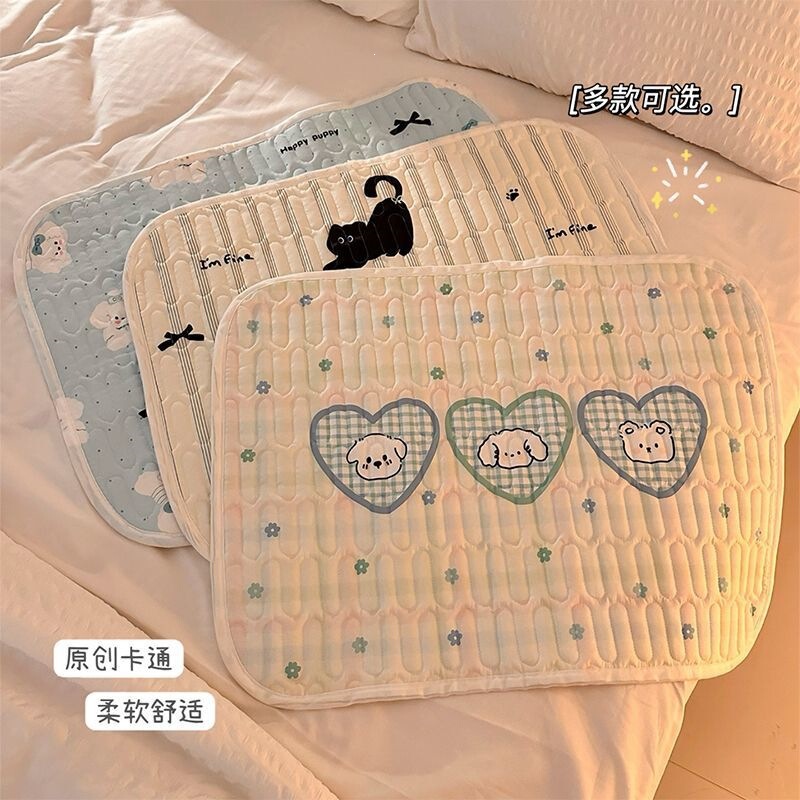 Newly upgraded, thicker, machine-washable, waterproof, and non-slip bed pad designed specifically for menstruation, preventing leaks Newly upgraded, thicker, machine-washable, waterproof, and non-slip bed pad designed specifically for menstruation, preventing leaks