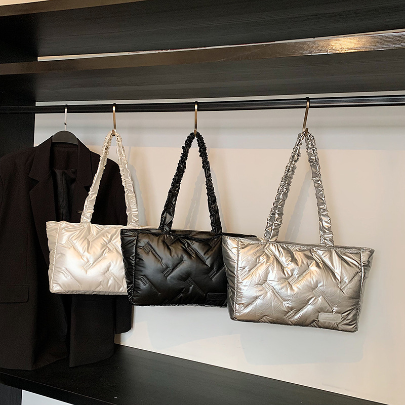 Bolsa de ropa de algodón de gran capacidad para mujeres 2024 nuevo otoño y invierno personalidad bolsa de compras de hombro de clase casuales bolsa de viaje